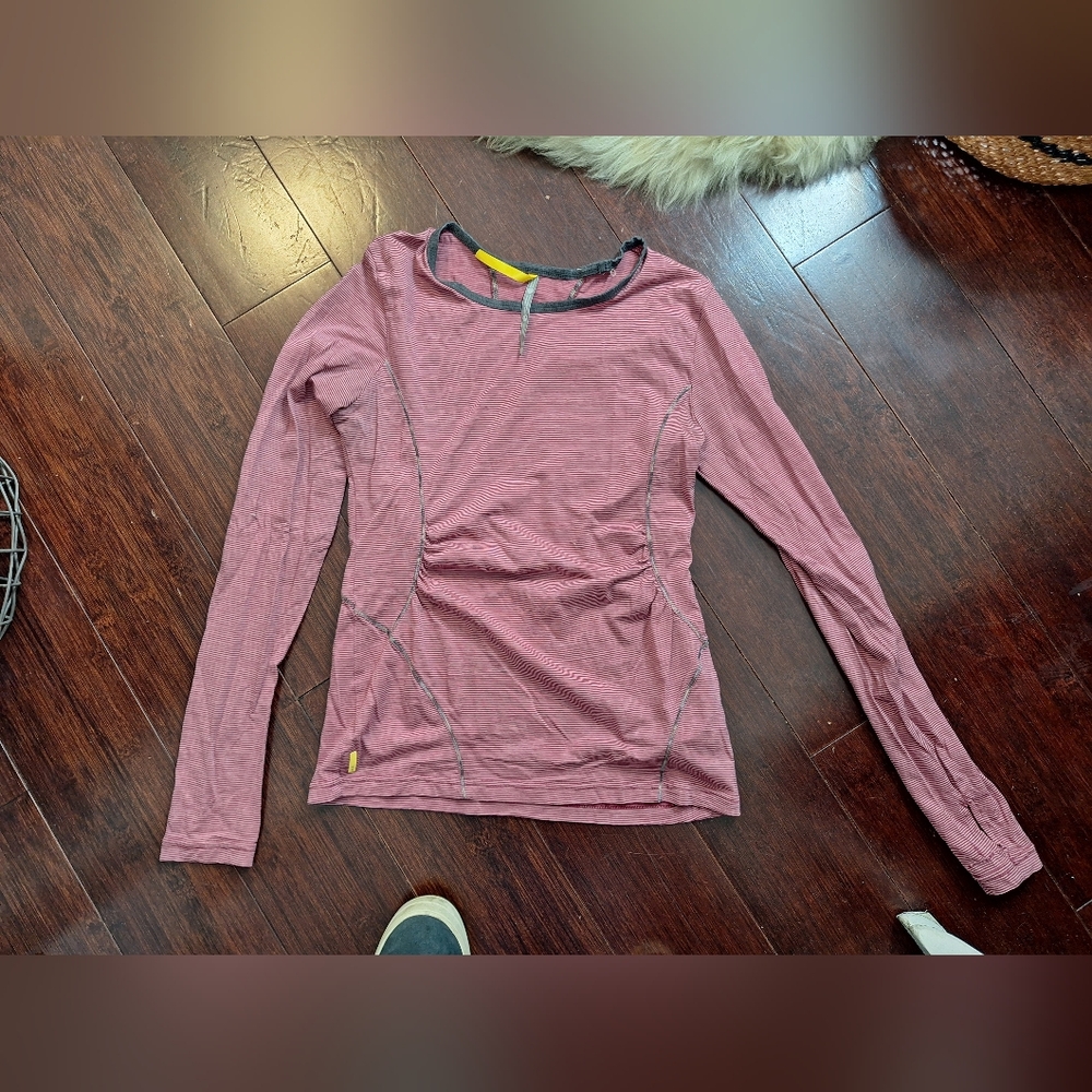 Womens LOLE base Layer, Size Medium, Thumbholes.